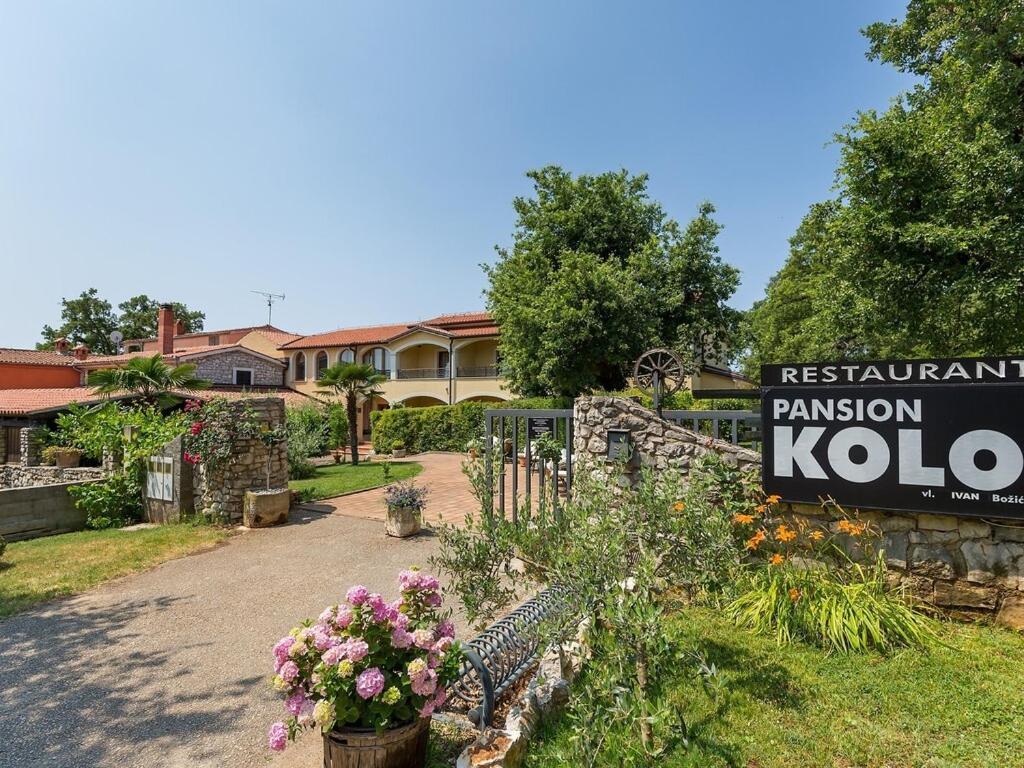 Bed And Breakfast Kolo Adults Only Buzinija Bagian luar foto
