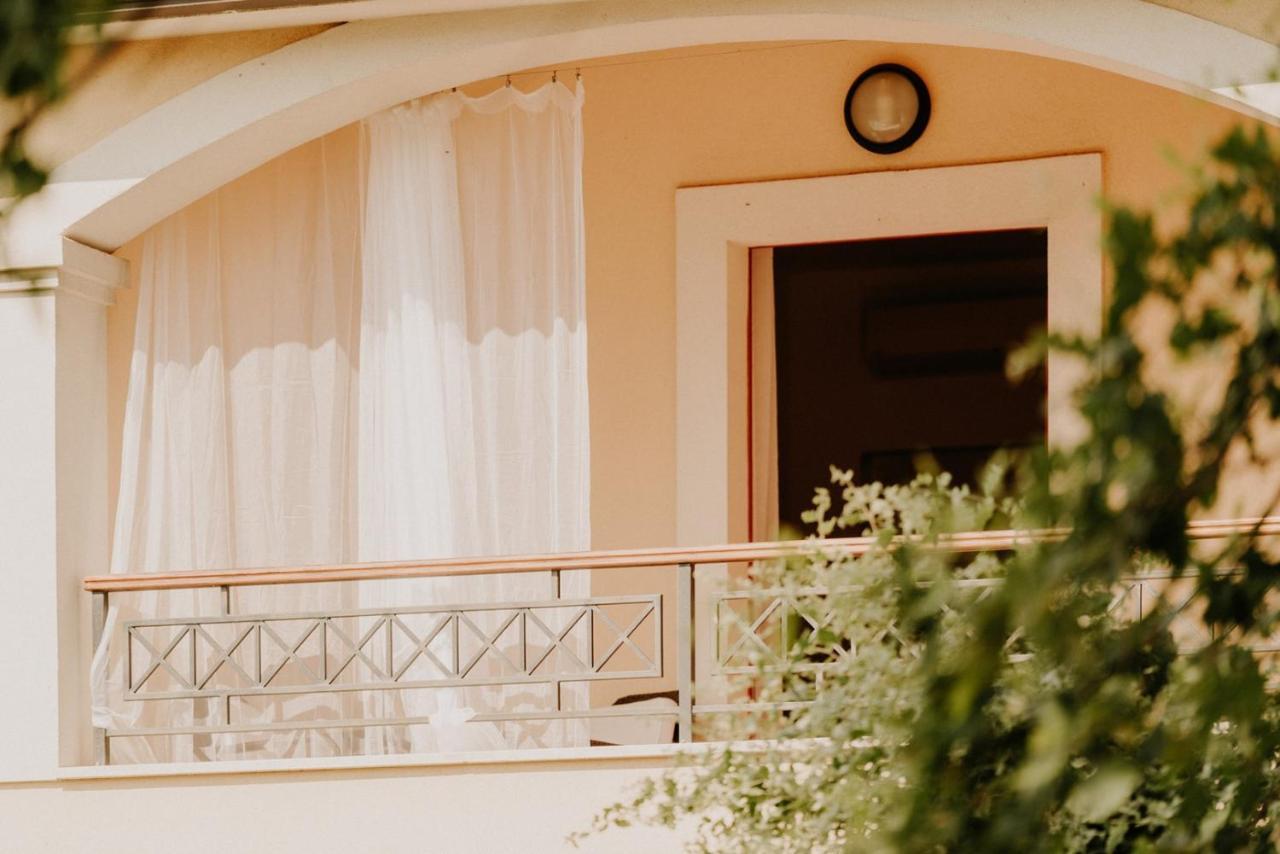 Bed And Breakfast Kolo Adults Only Buzinija Bagian luar foto
