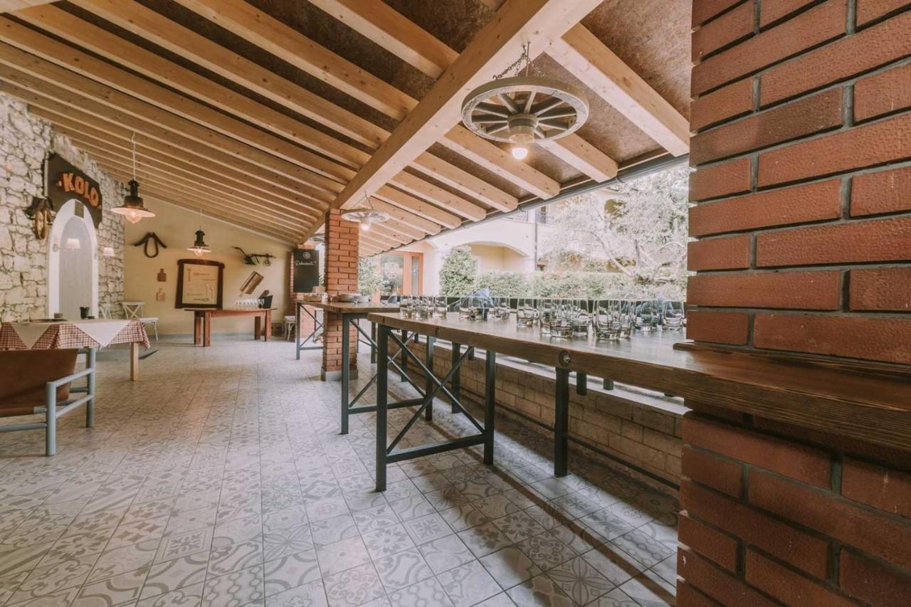 Bed And Breakfast Kolo Adults Only Buzinija Bagian luar foto
