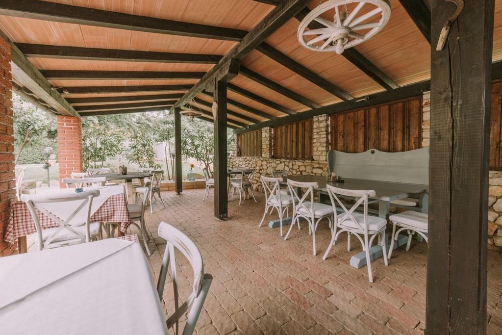 Bed And Breakfast Kolo Adults Only Buzinija Bagian luar foto