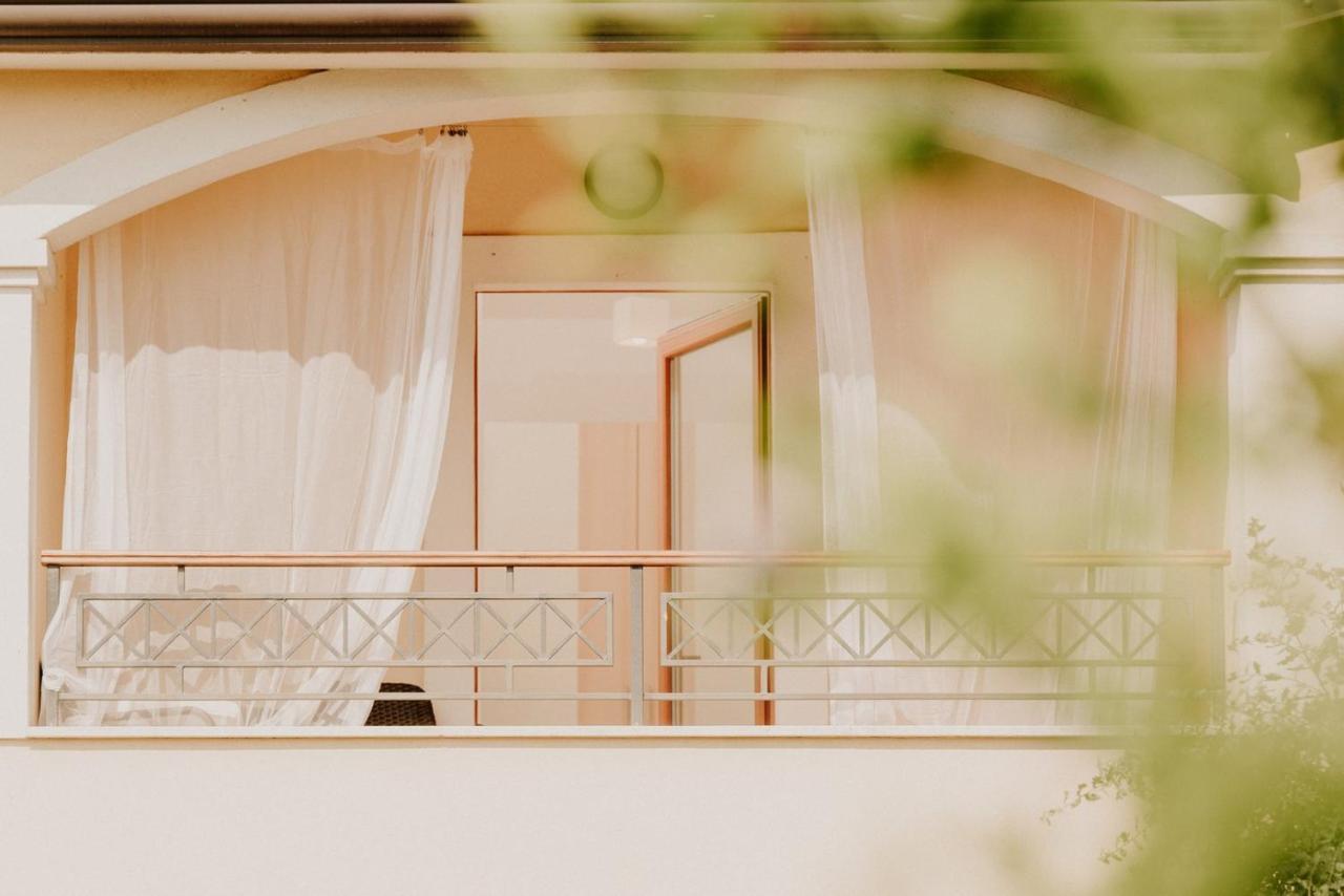 Bed And Breakfast Kolo Adults Only Buzinija Bagian luar foto