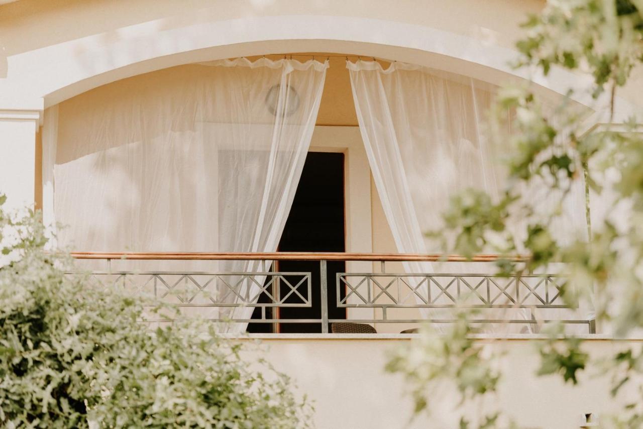 Bed And Breakfast Kolo Adults Only Buzinija Bagian luar foto