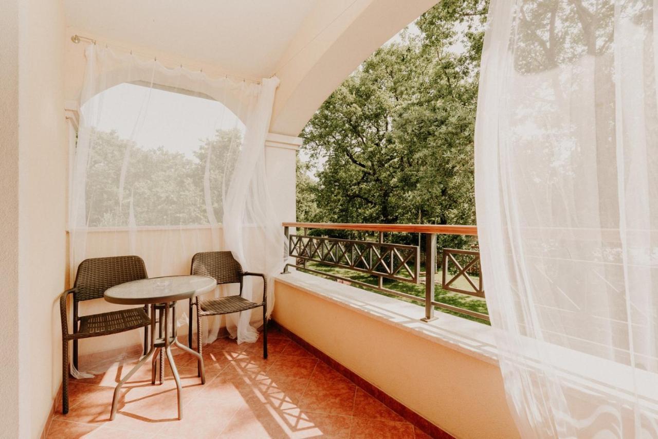 Bed And Breakfast Kolo Adults Only Buzinija Bagian luar foto