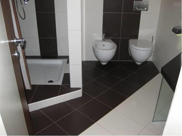Bed And Breakfast Kolo Adults Only Buzinija Bagian luar foto