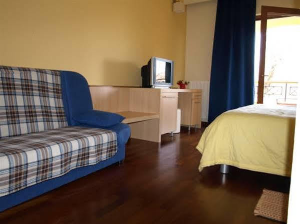 Bed And Breakfast Kolo Adults Only Buzinija Bagian luar foto
